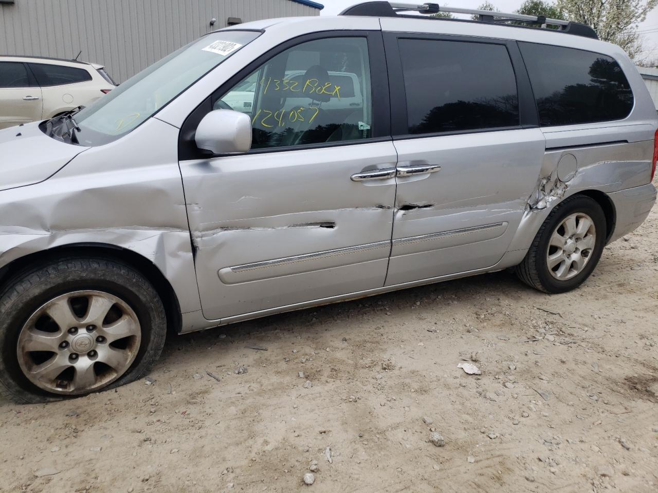 Photo 9 from auction – 2008 HYUNDAI ENTOURAGE with VIN KNDMC233786048050