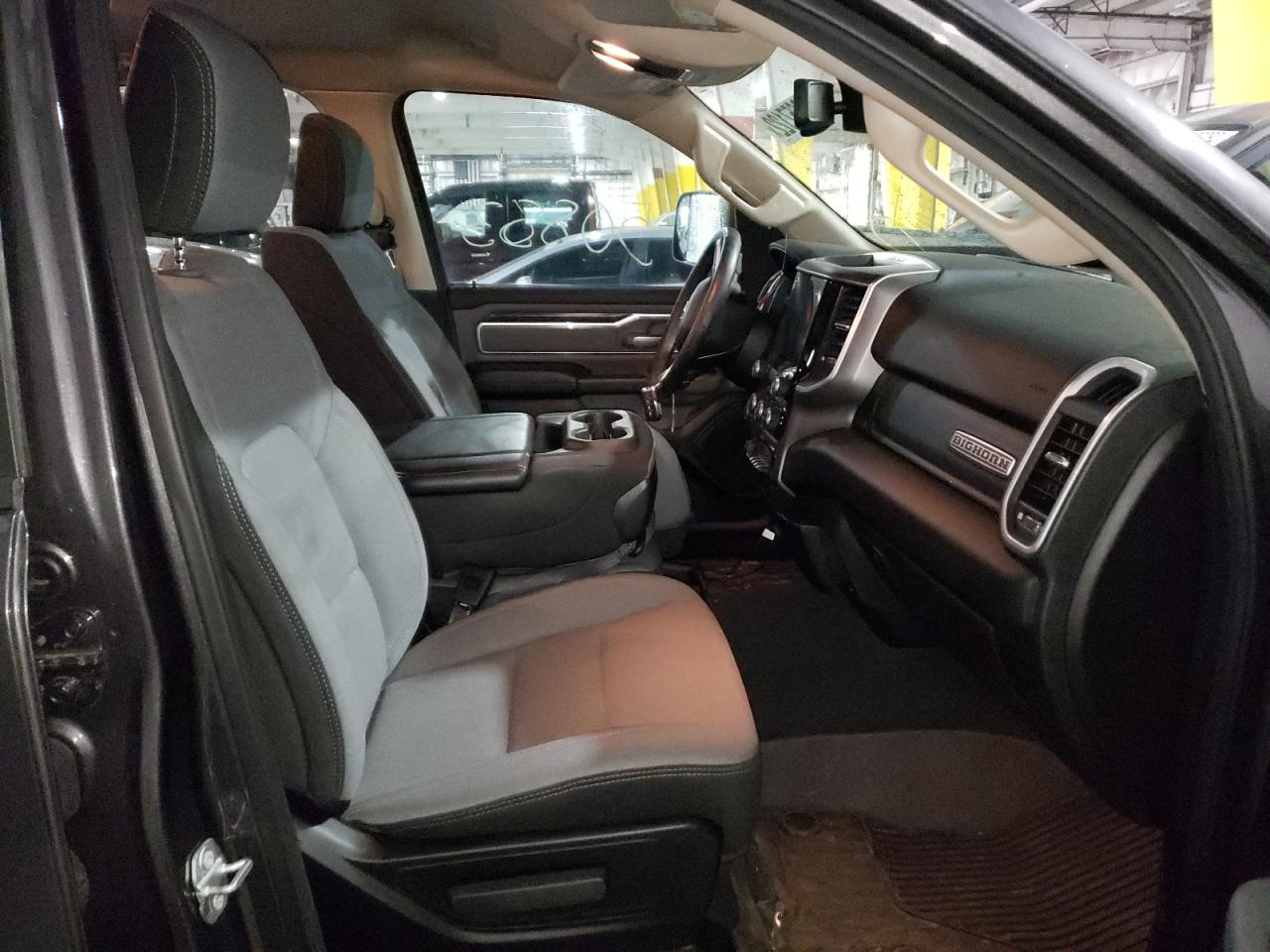 Photo 5 from auction – 2019 RAM 1500 BIG H with VIN 1C6SRFMT8KN580648
