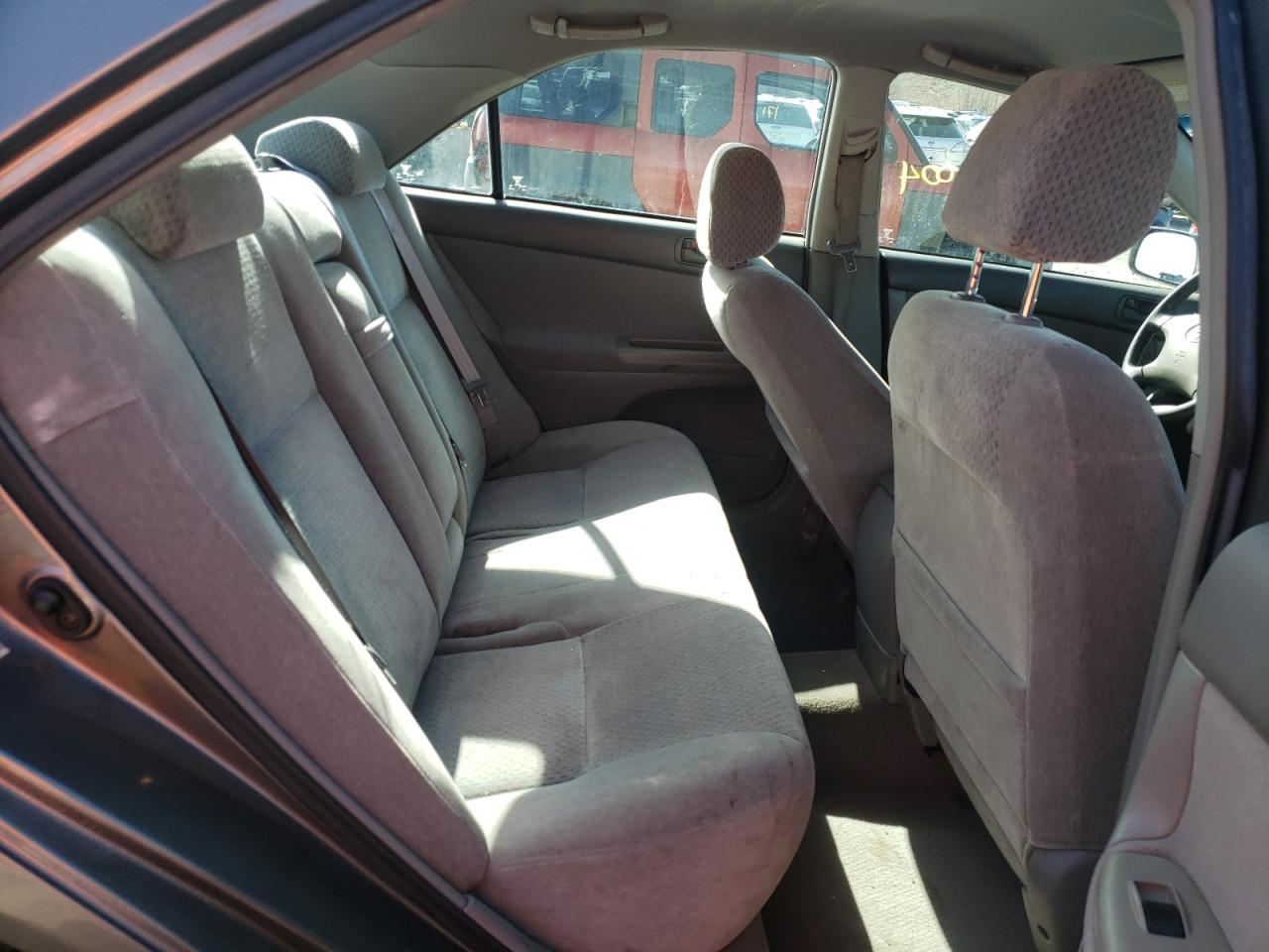 Photo 6 from auction – 2002 TOYOTA CAMRY LE with VIN 4T1BE32K32U617331