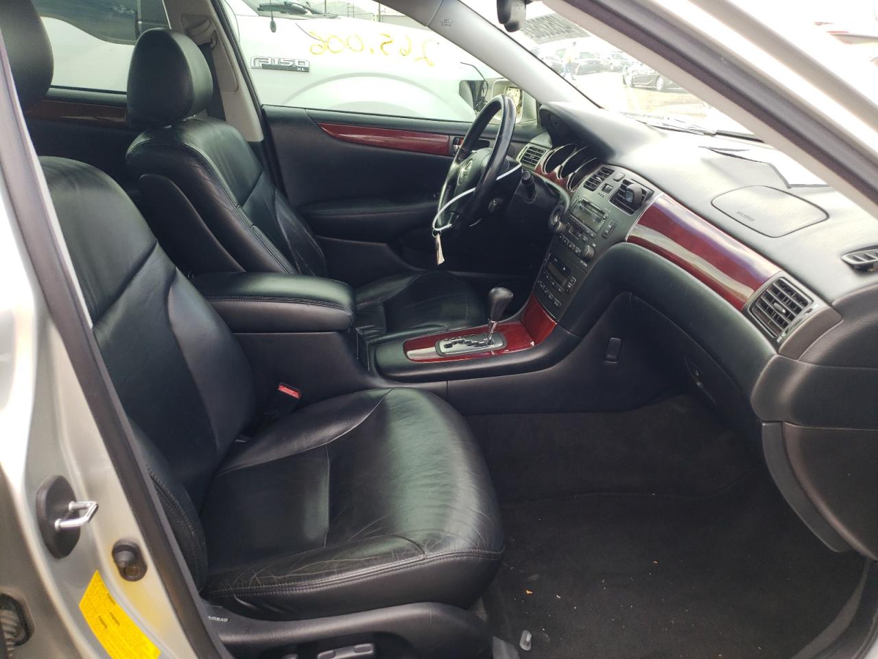 Photo 5 from auction – 2003 LEXUS ES 300 with VIN JTHBF30G230110623