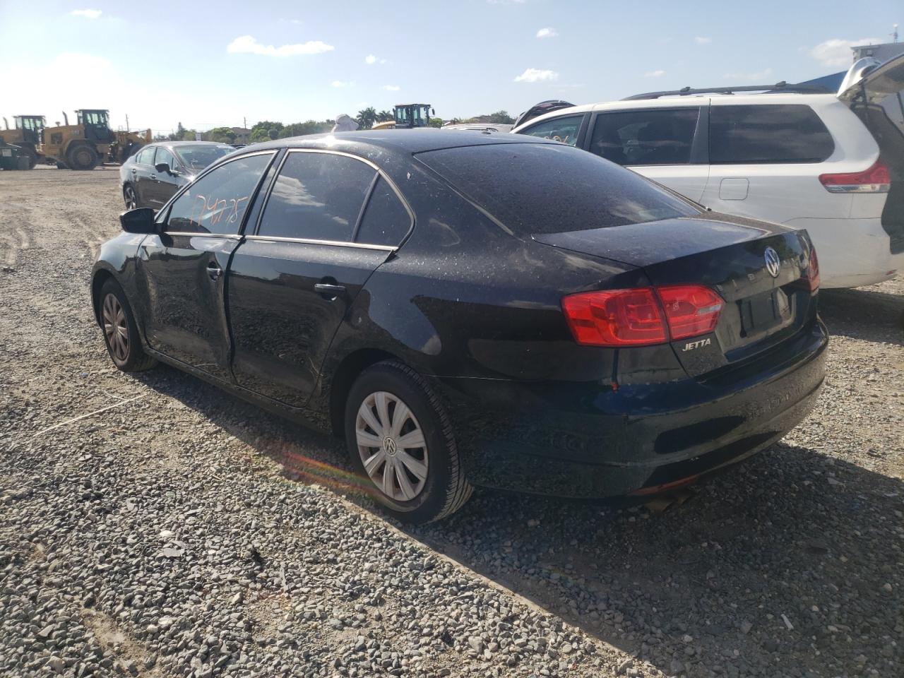 Photo 3 from auction – 2013 VOLKSWAGEN JETTA BASE with VIN 3VW2K7AJ4DM266480