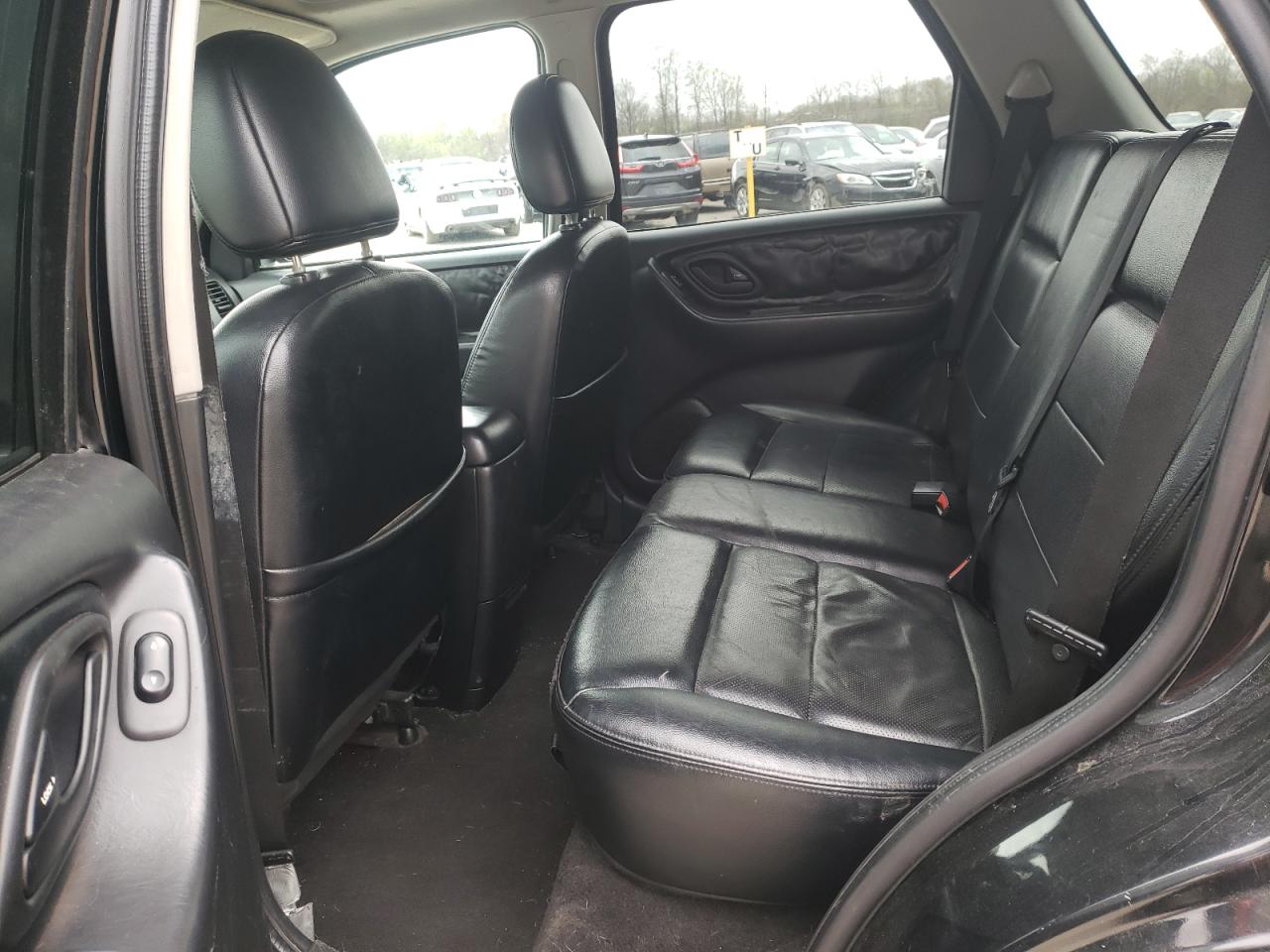 Photo 6 from auction – 2006 FORD ESCAPE LIM with VIN 1FMCU94166KA27804