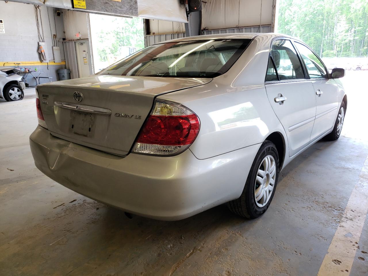 Photo 4 from auction – 2006 TOYOTA CAMRY LE with VIN 4T1BE32K76U722444