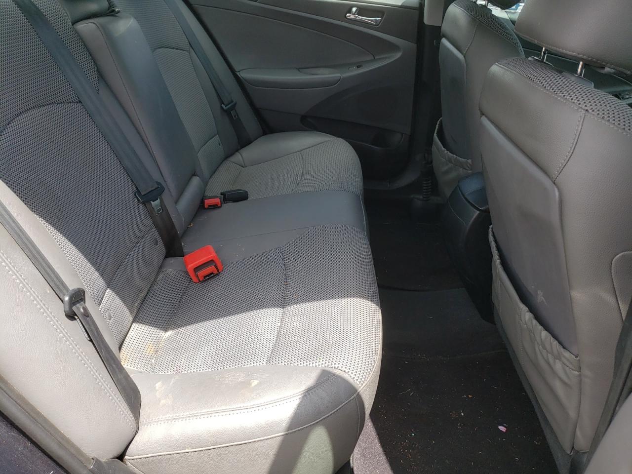 Photo 6 from auction – 2012 HYUNDAI SONATA SE with VIN 5NPEC4AB9CH391788