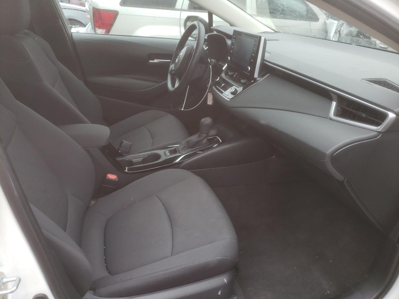 Photo 5 from auction – 2020 TOYOTA COROLLA LE with VIN 5YFEPRAE8LP075894