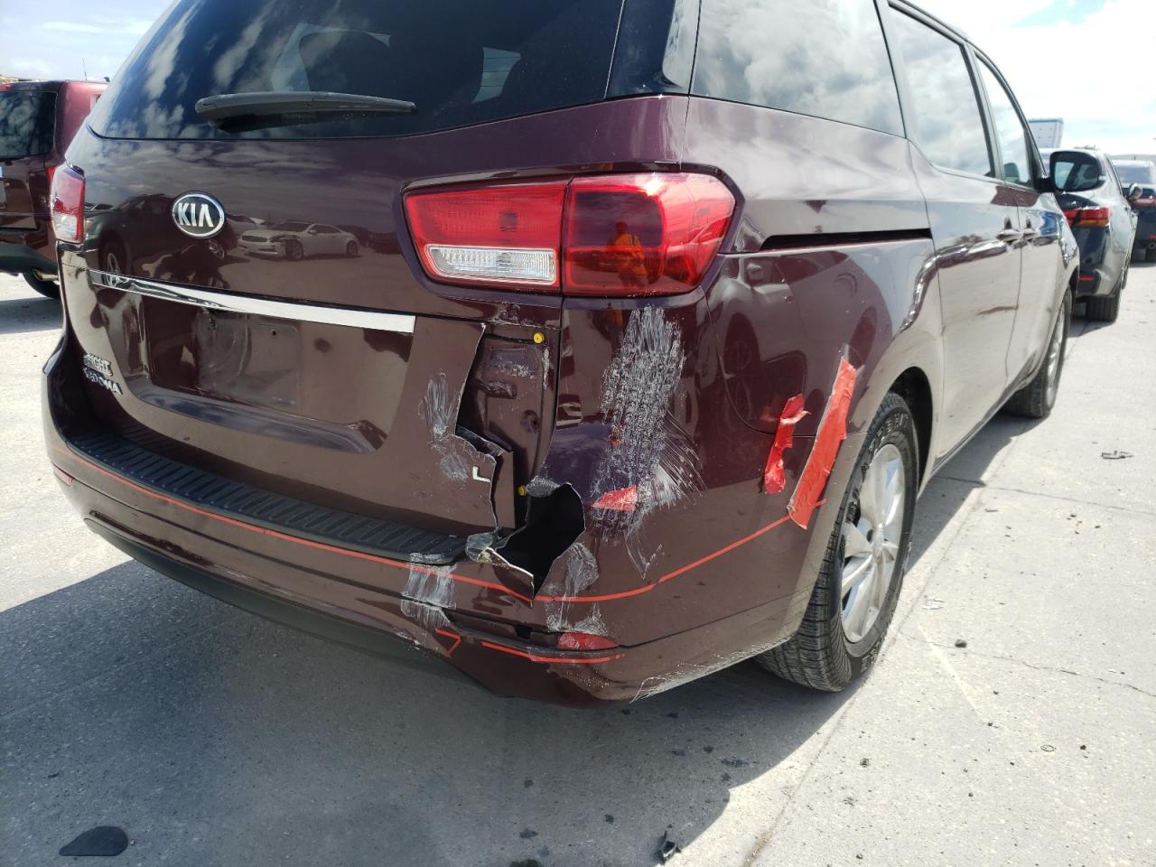 Photo 9 from auction – 2015 KIA SEDONA LX with VIN KNDMB5C15F6040190
