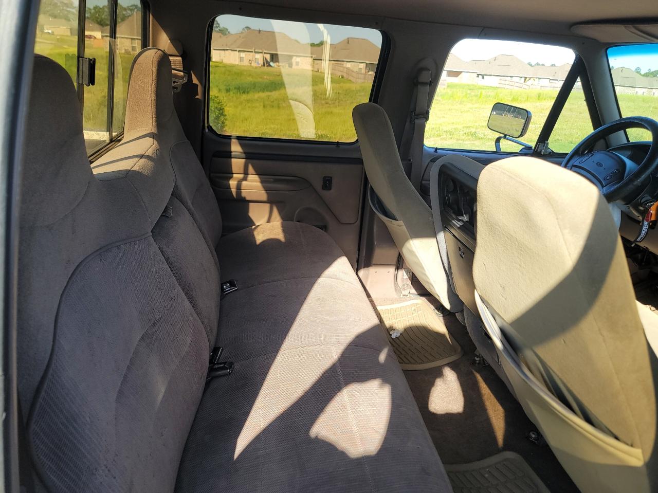 Photo 6 from auction – 1997 FORD F350 with VIN 1FTJW35F3VEA36891