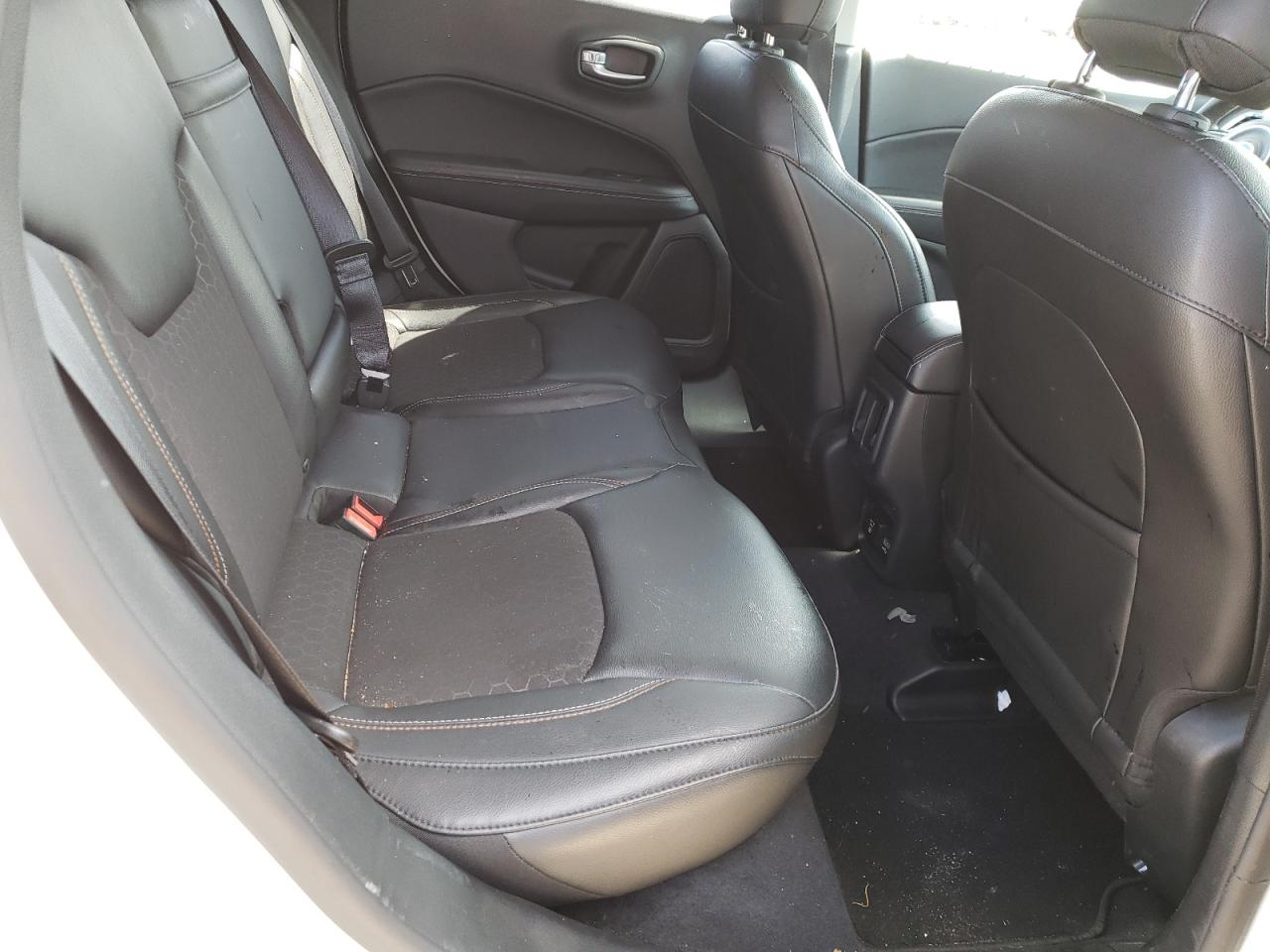 Photo 6 from auction – 2018 JEEP COMPASS LA with VIN 3C4NJDBB4JT261418