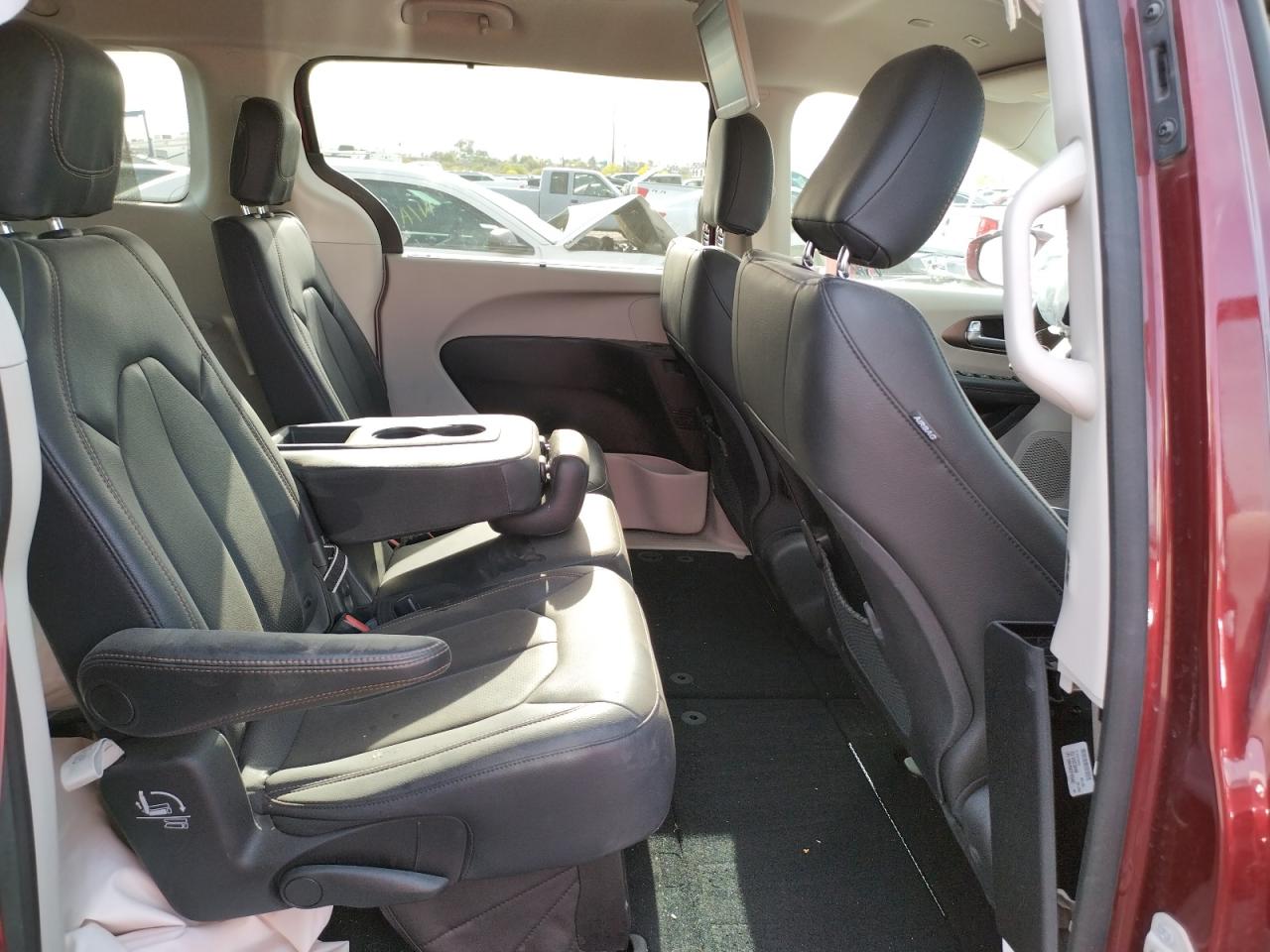 Photo 6 from auction – 2019 CHRYSLER PACIFICA T with VIN 2C4RC1BG2KR703509