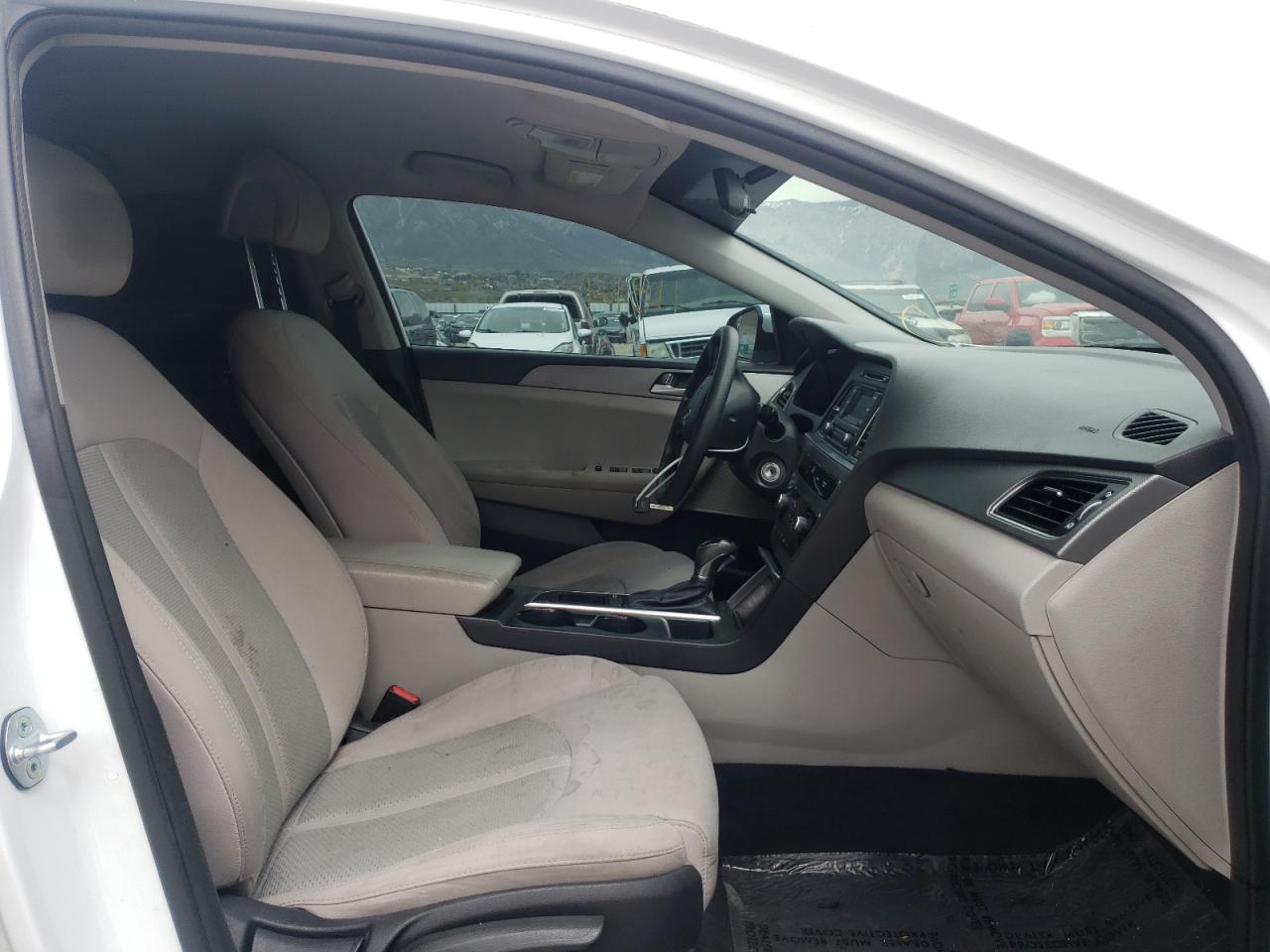 Photo 5 from auction – 2015 HYUNDAI SONATA SE with VIN 5NPE24AF5FH222085