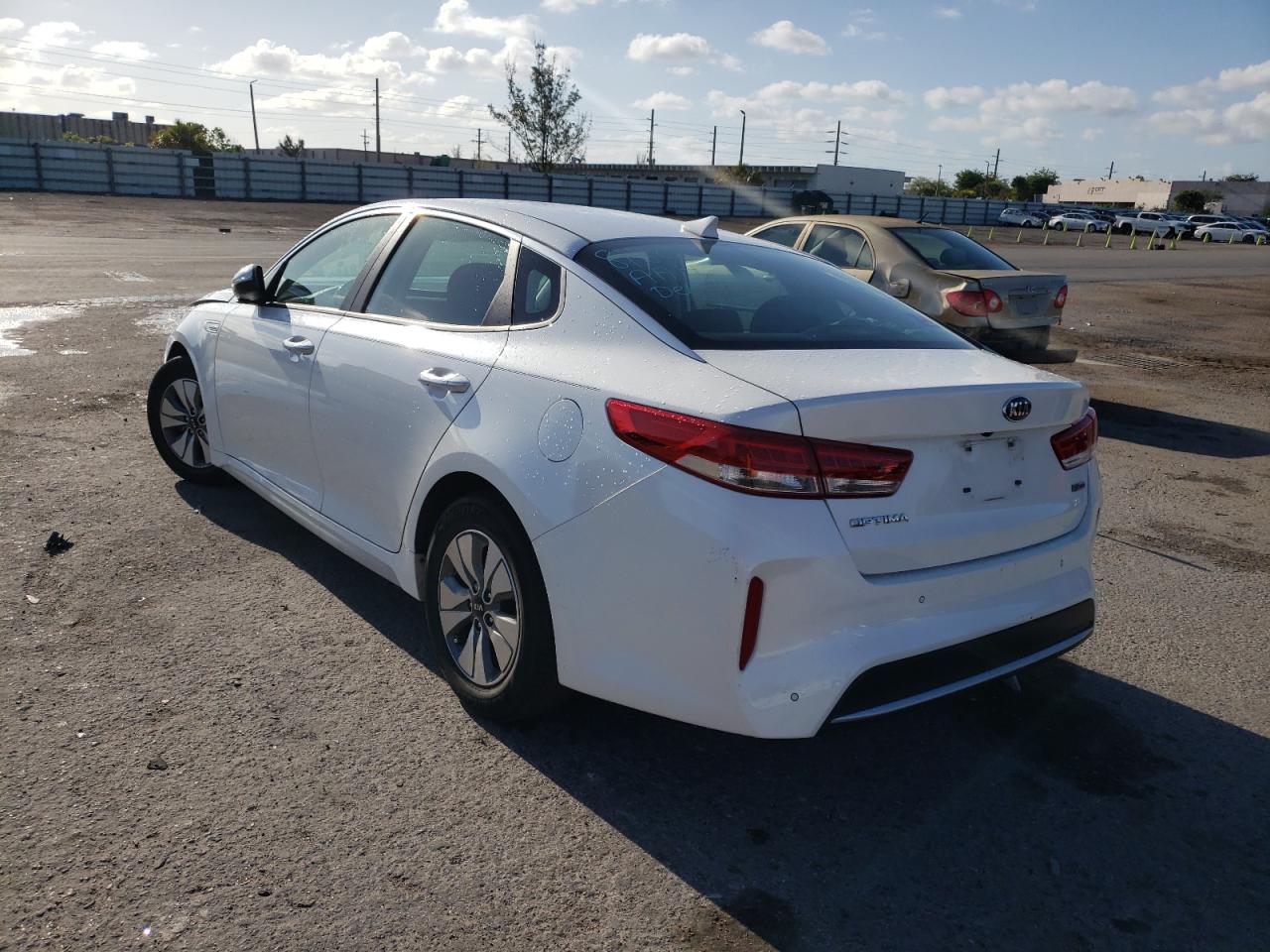 Photo 3 from auction – 2018 KIA OPTIMA HYB with VIN KNAGT4LE8J5021216