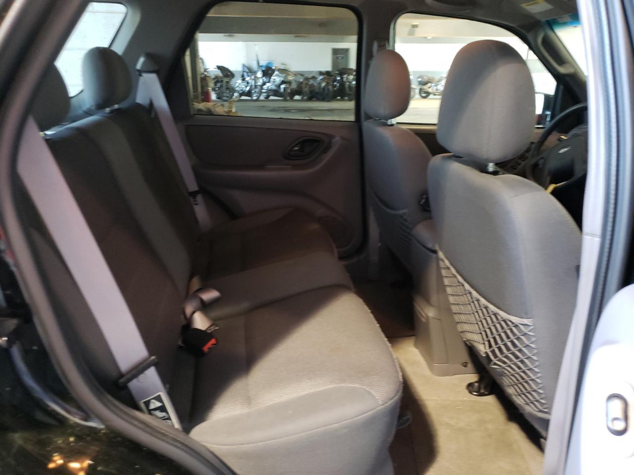 Photo 6 from auction – 2002 FORD ESCAPE XLT with VIN 1FMYU03102KC93137