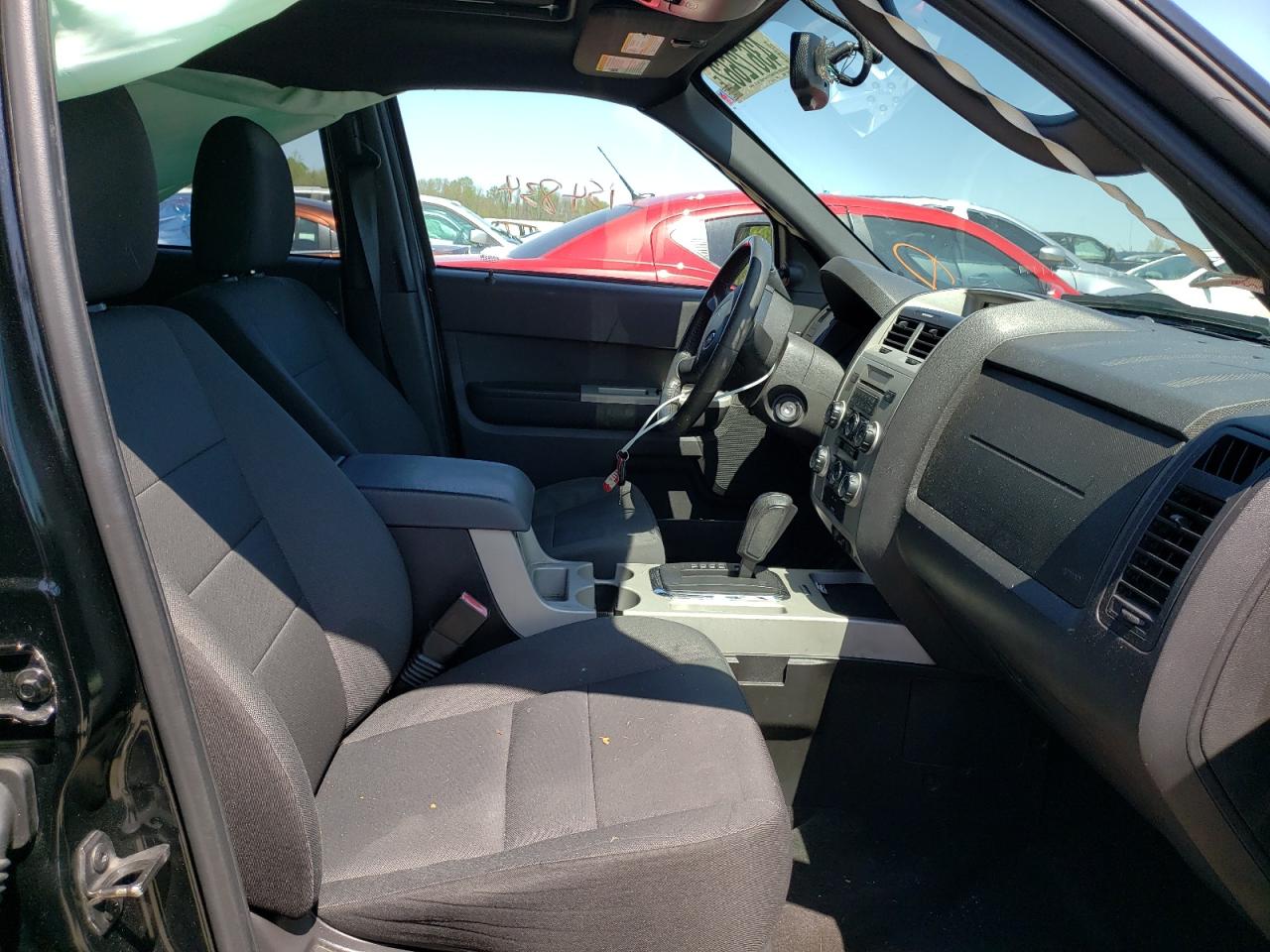 Photo 5 from auction – 2010 FORD ESCAPE XLT with VIN 1FMCU0D77AKC45727