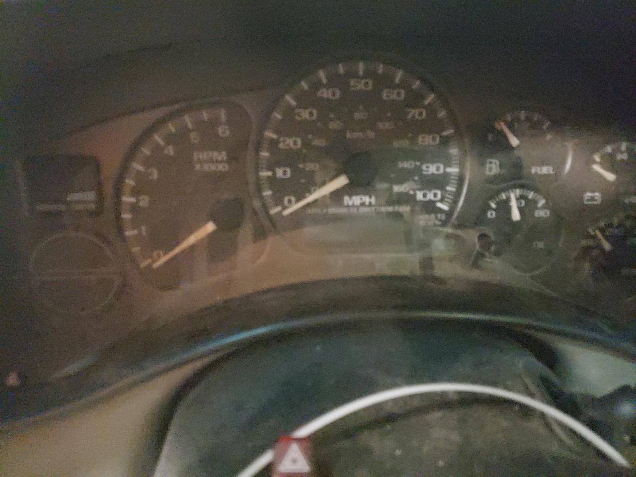 Photo 8 from auction – 2002 GMC YUKON with VIN 1GKEK13Z62J149255
