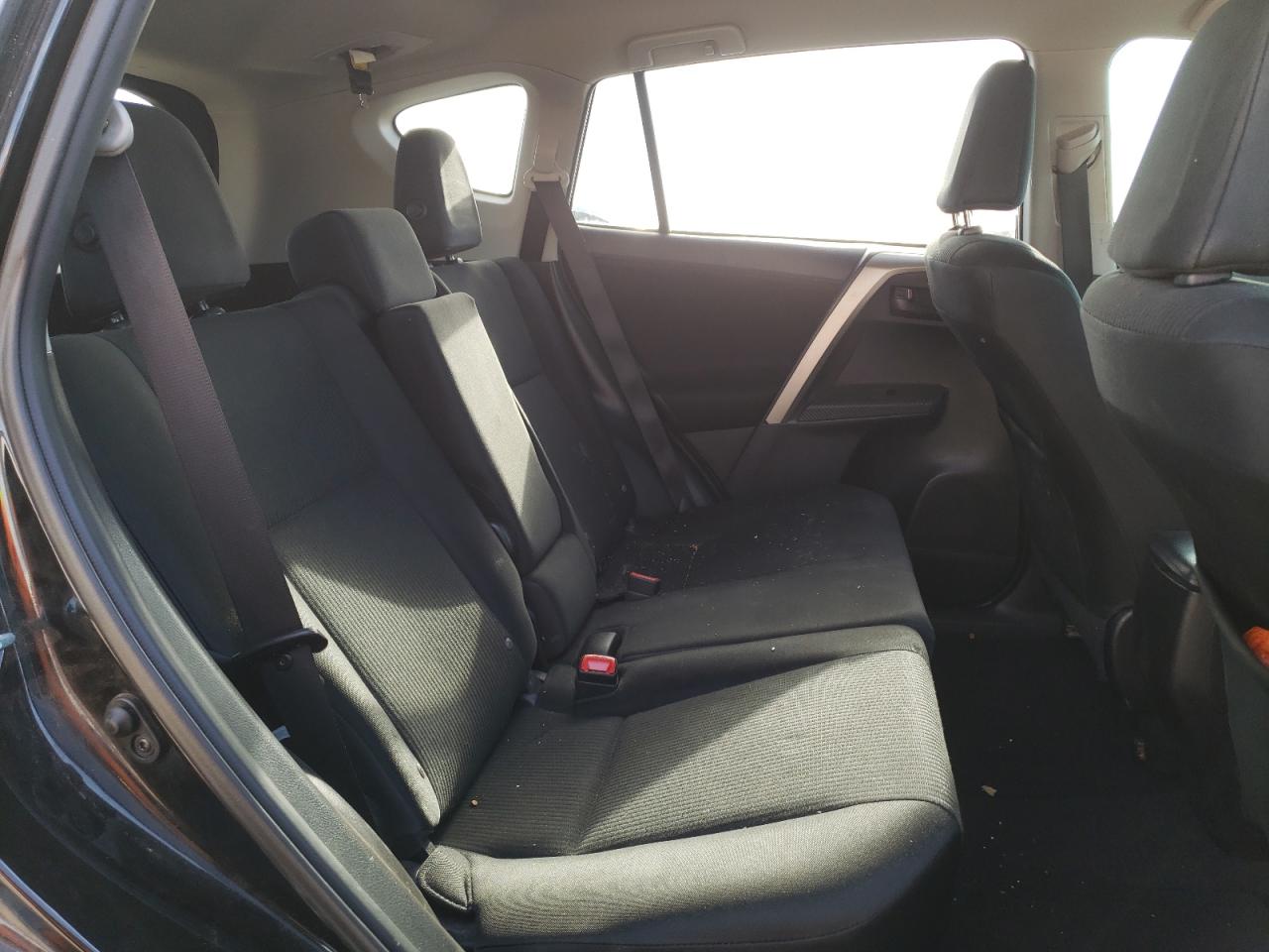 Photo 6 from auction – 2014 TOYOTA RAV4 LE with VIN 2T3ZFREV6EW117373