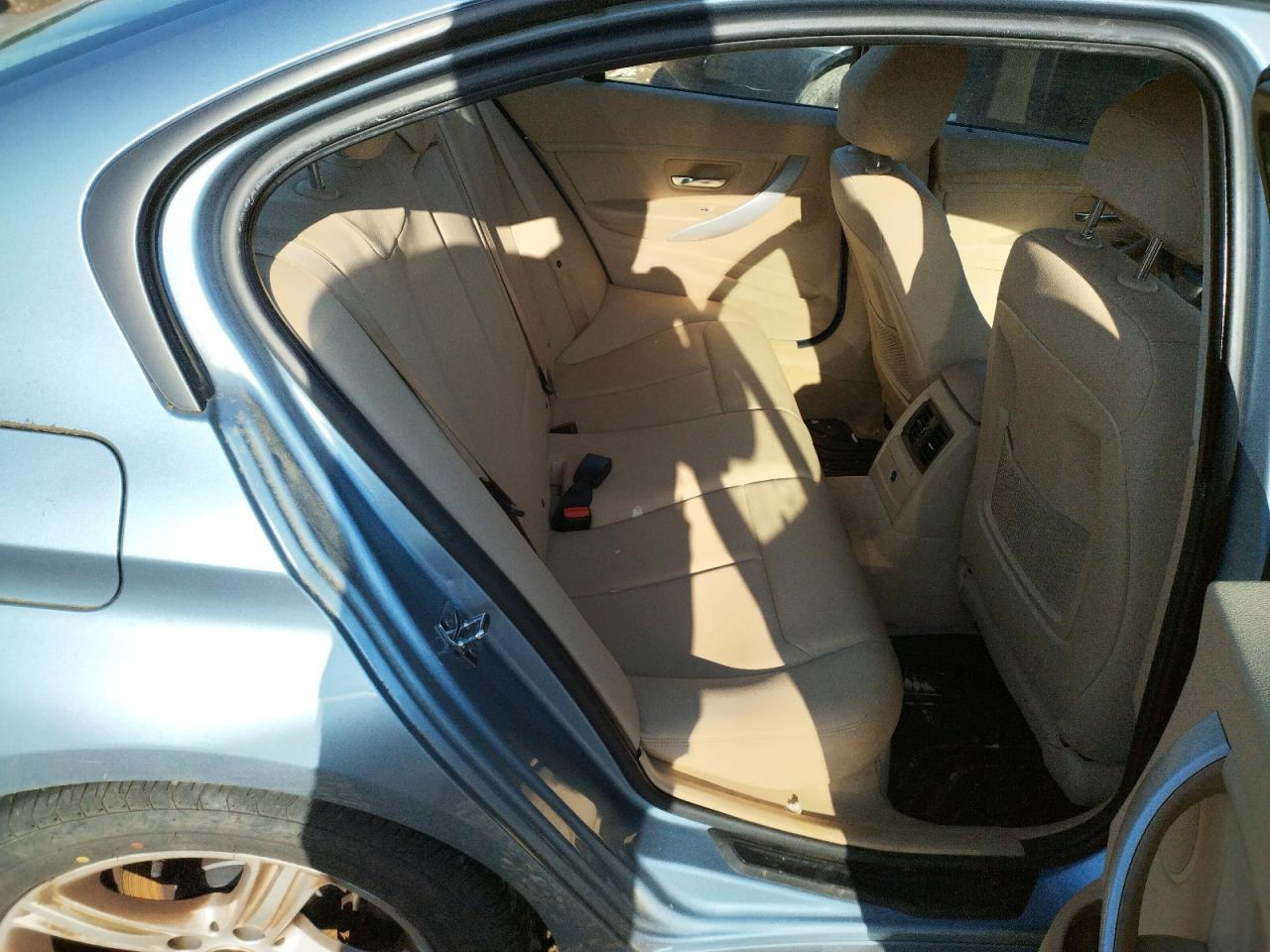 Photo 6 from auction – 2012 BMW 328 I with VIN WBA3A5C55CF350091