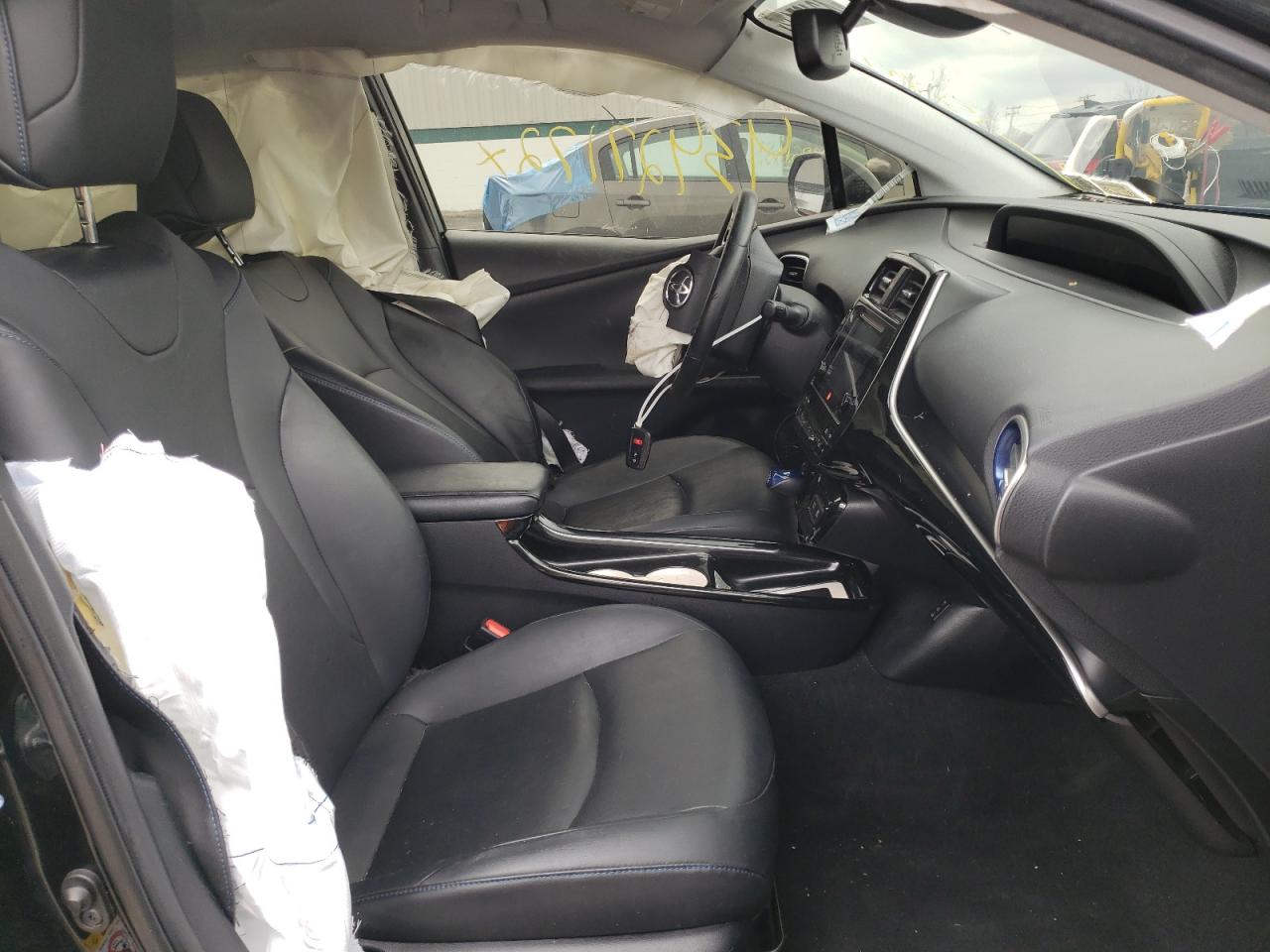 Photo 5 from auction – 2016 TOYOTA PRIUS with VIN JTDKARFU3G3520819