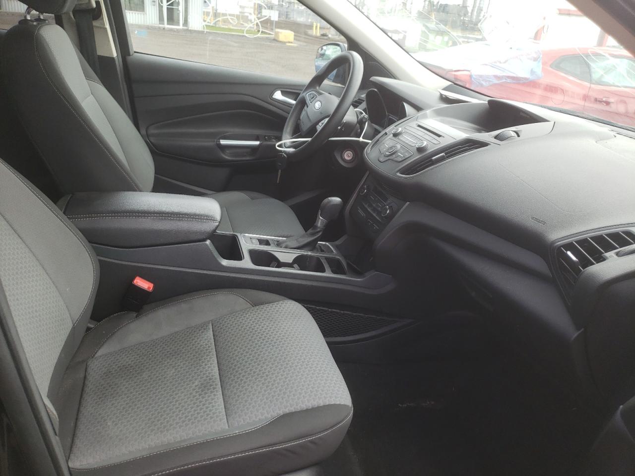 Photo 5 from auction – 2017 FORD ESCAPE SE with VIN 1FMCU0G9XHUB69464