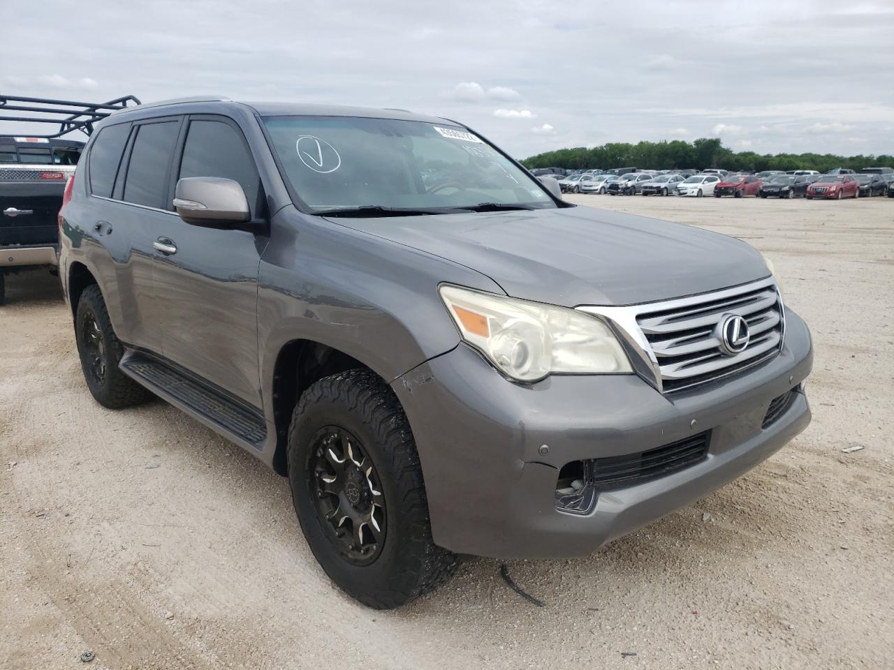 LEXUS GX 460 2011 with VIN JTJBM7FX2B5020229 - Photo from auction