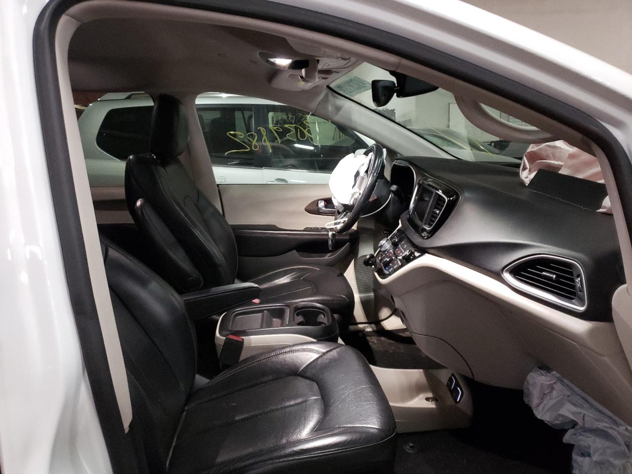 Photo 5 from auction – 2019 CHRYSLER PACIFICA T with VIN 2C4RC1BGXKR625691