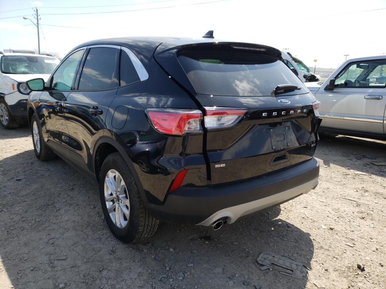 Photo 3 from auction – 2021 FORD ESCAPE SE with VIN 1FMCU9BZ3MUA58826