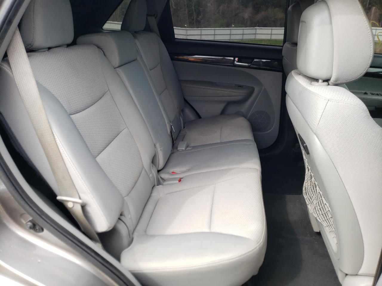 Photo 6 from auction – 2011 KIA SORENTO BA with VIN 5XYKTDA15BG133543