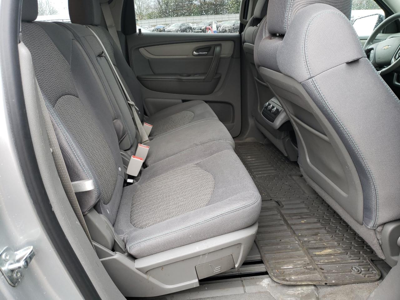 Photo 6 from auction – 2015 CHEVROLET TRAVERSE L with VIN 1GNKRFED8FJ350600
