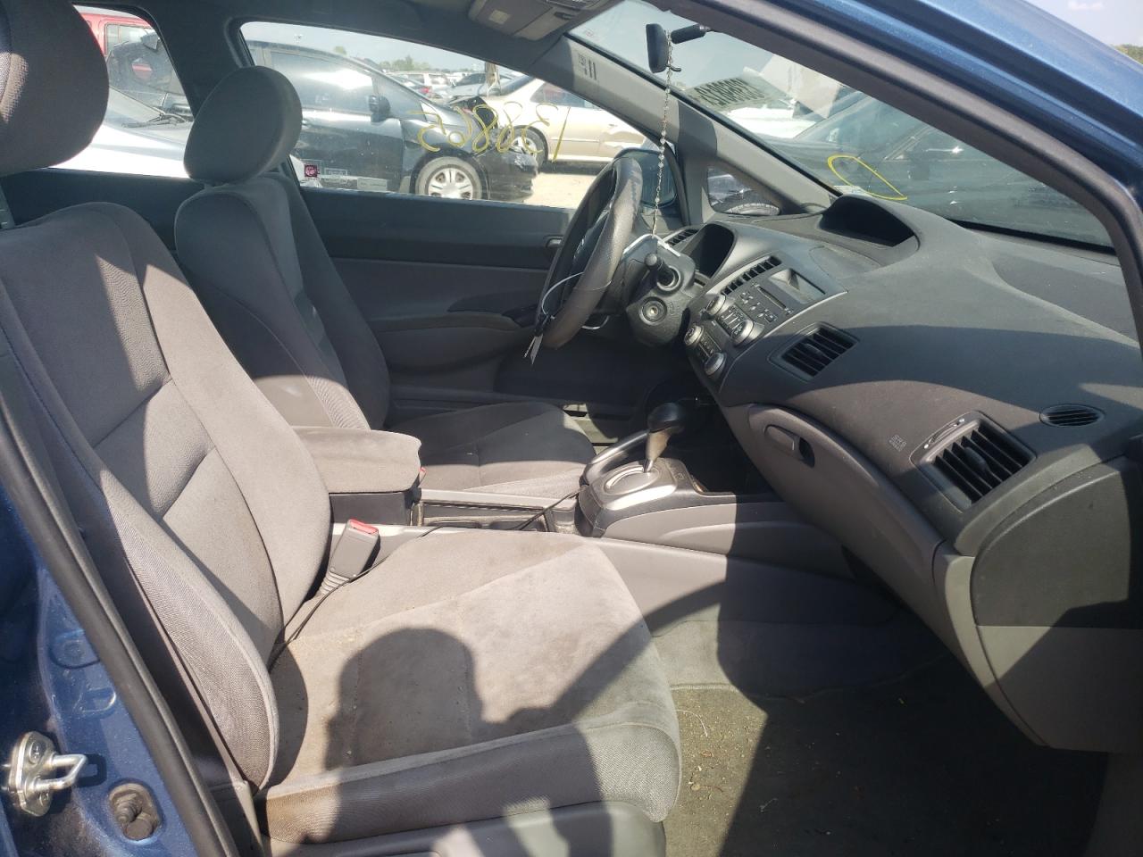 Photo 5 from auction – 2008 HONDA CIVIC LX with VIN 1HGFA16558L035970