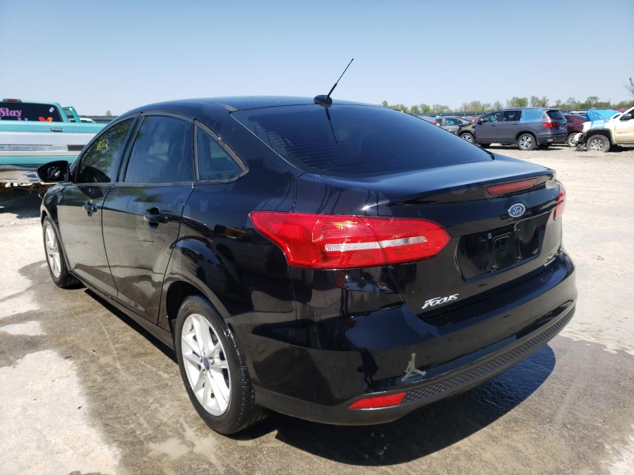 Photo 3 from auction – 2016 FORD FOCUS SE with VIN 1FADP3F22GL264603