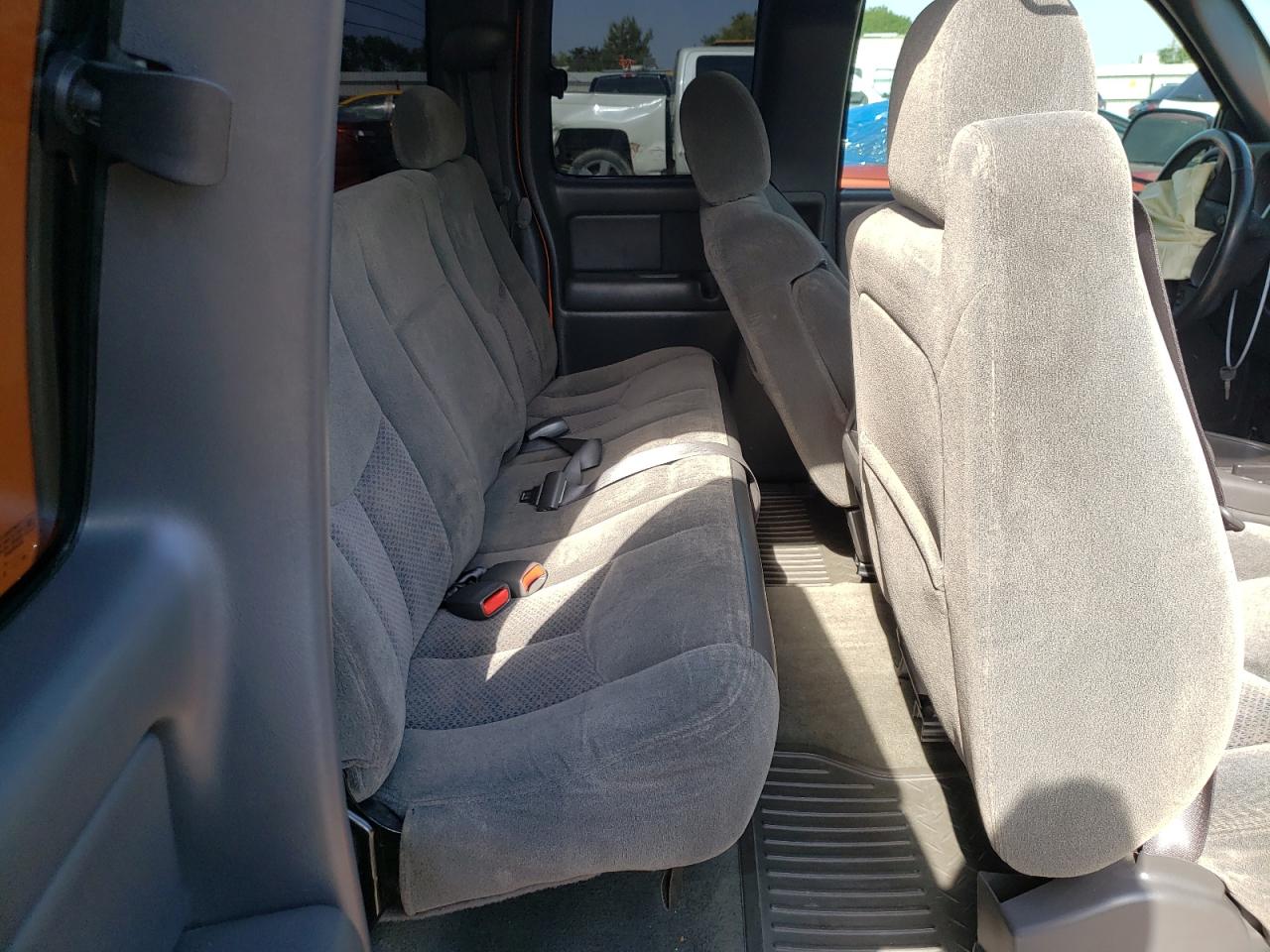 Photo 6 from auction – 2004 CHEVROLET SILVERADO with VIN 1GCEC19V54Z246187