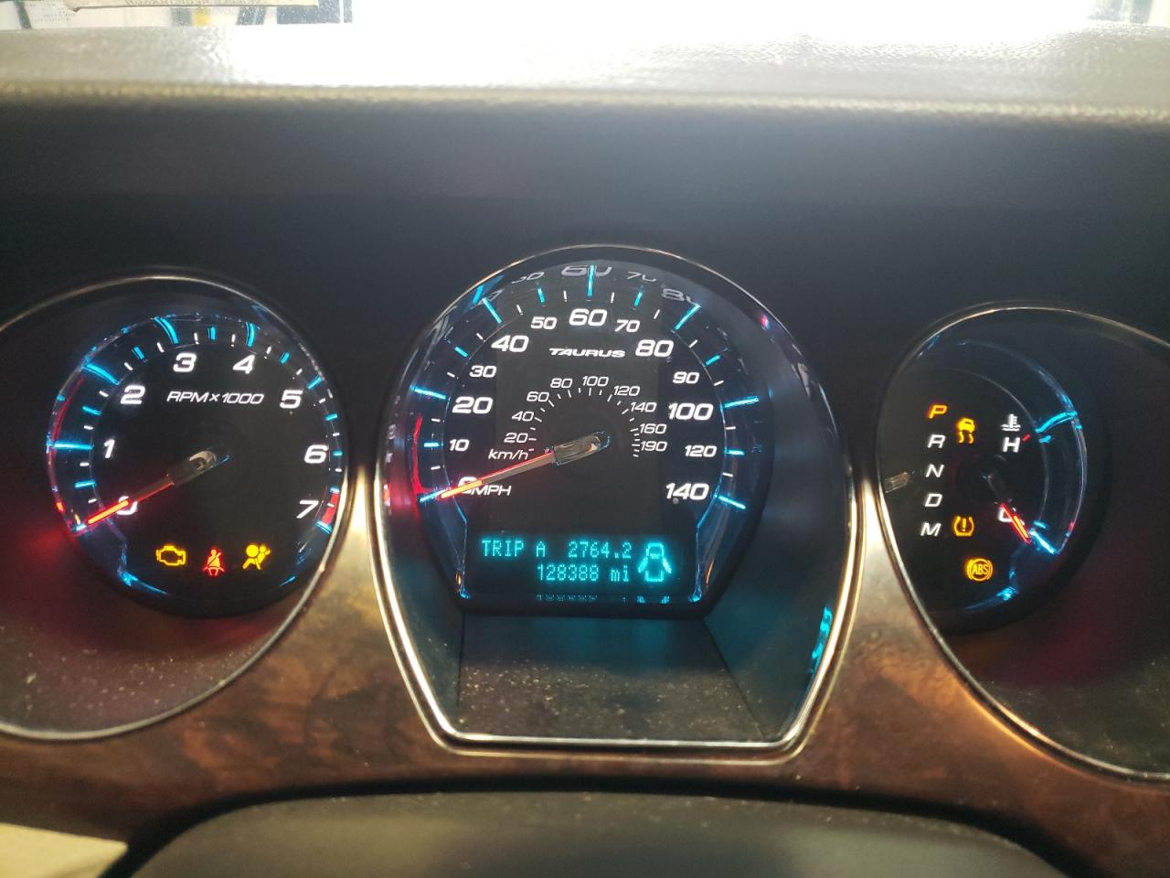 Photo 8 from auction – 2010 FORD TAURUS LIM with VIN 1FAHP2JW1AG143504