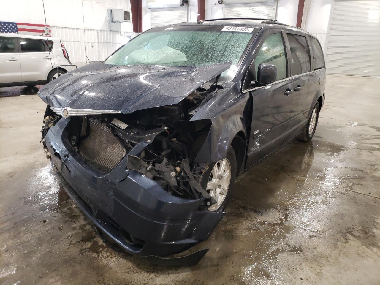 Photo 2 from auction – 2008 CHRYSLER TOWN & COU with VIN 2A8HR54P48R838636