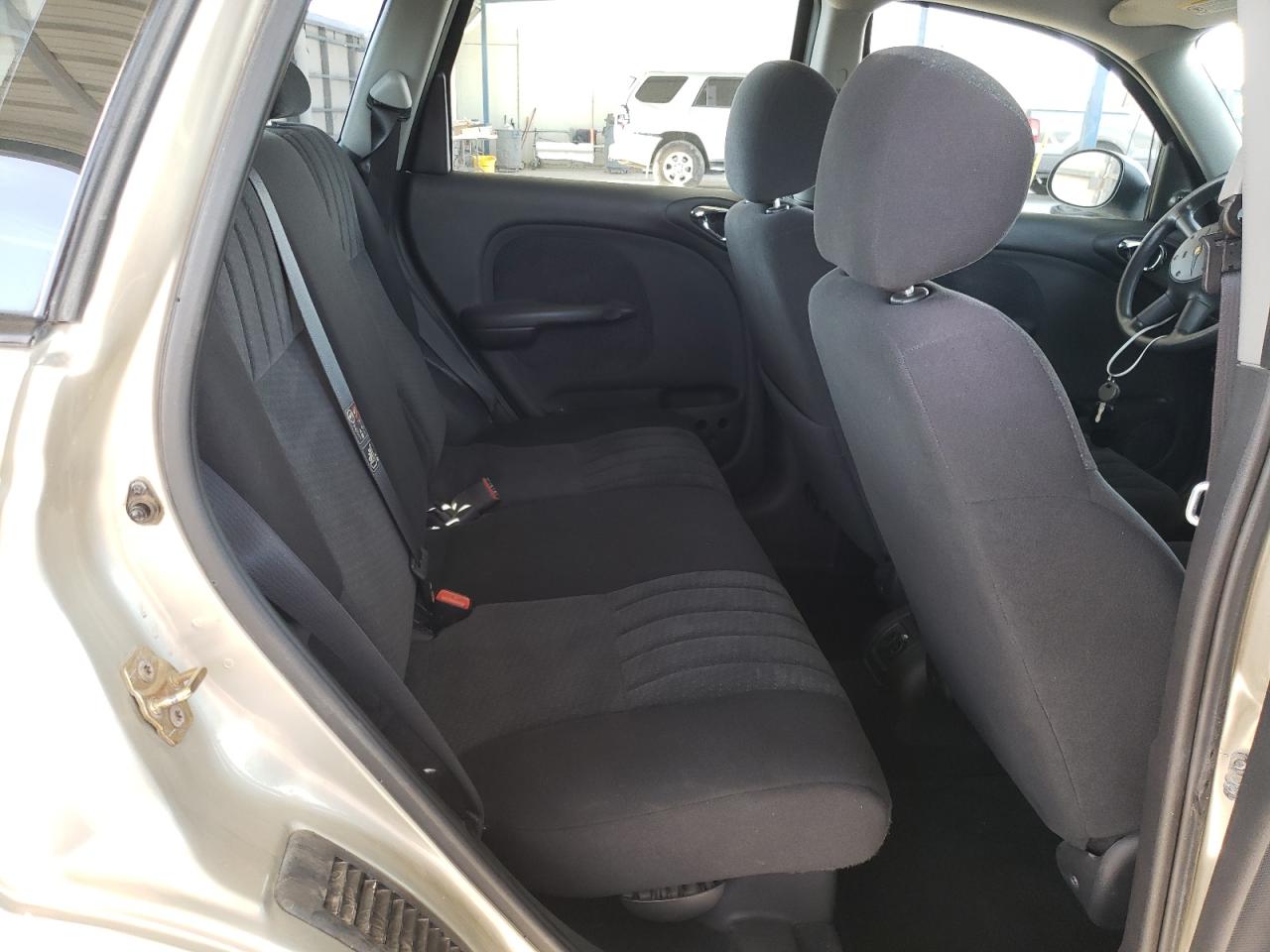 Photo 6 from auction – 2005 CHRYSLER PT CRUISER with VIN 3C4FY48B05T559378