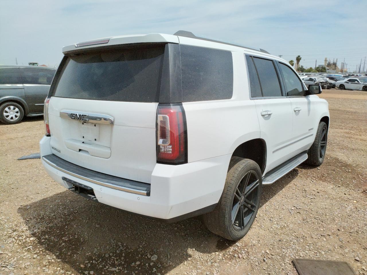 Photo 4 from auction – 2016 GMC YUKON DENA with VIN 1GKS2CKJ6GR460316