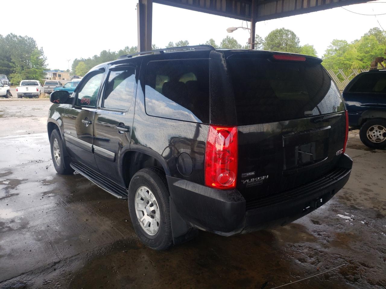 Photo 3 from auction – 2007 GMC YUKON with VIN 1GKFC13097R315506