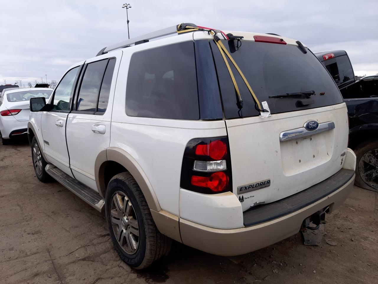 Photo 3 from auction – 2006 FORD EXPLORER E with VIN 1FMEU74816ZA13102