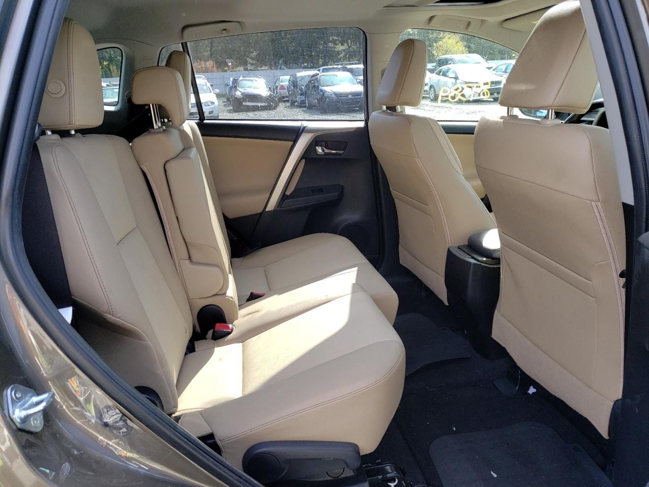 Photo 6 from auction – 2015 TOYOTA RAV4 LIMIT with VIN JTMDFREV5FD127305