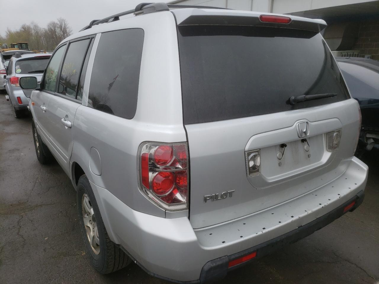 Фото 3 с аукциона – 2006 HONDA PILOT EX с VIN 5FNYF28576B004411