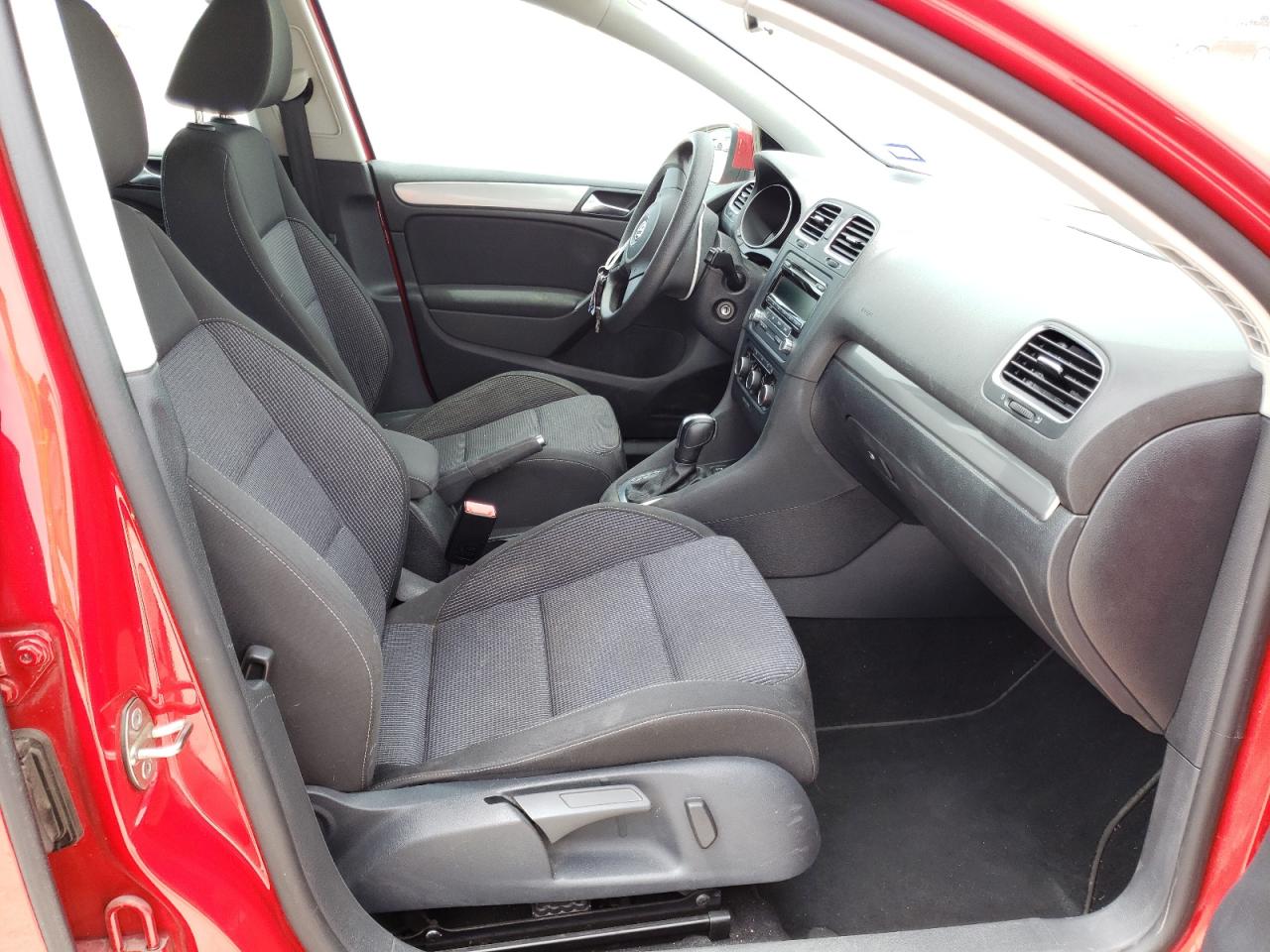 Photo 5 from auction – 2014 VOLKSWAGEN GOLF with VIN WVWDB7AJ6EW011469