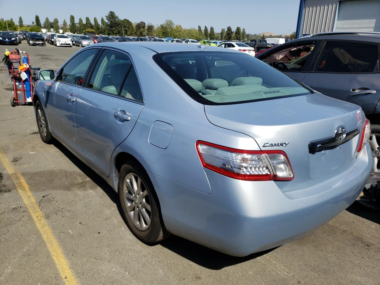 Photo 3 from auction – 2011 TOYOTA CAMRY HYBR with VIN 4T1BB3EK5BU127980