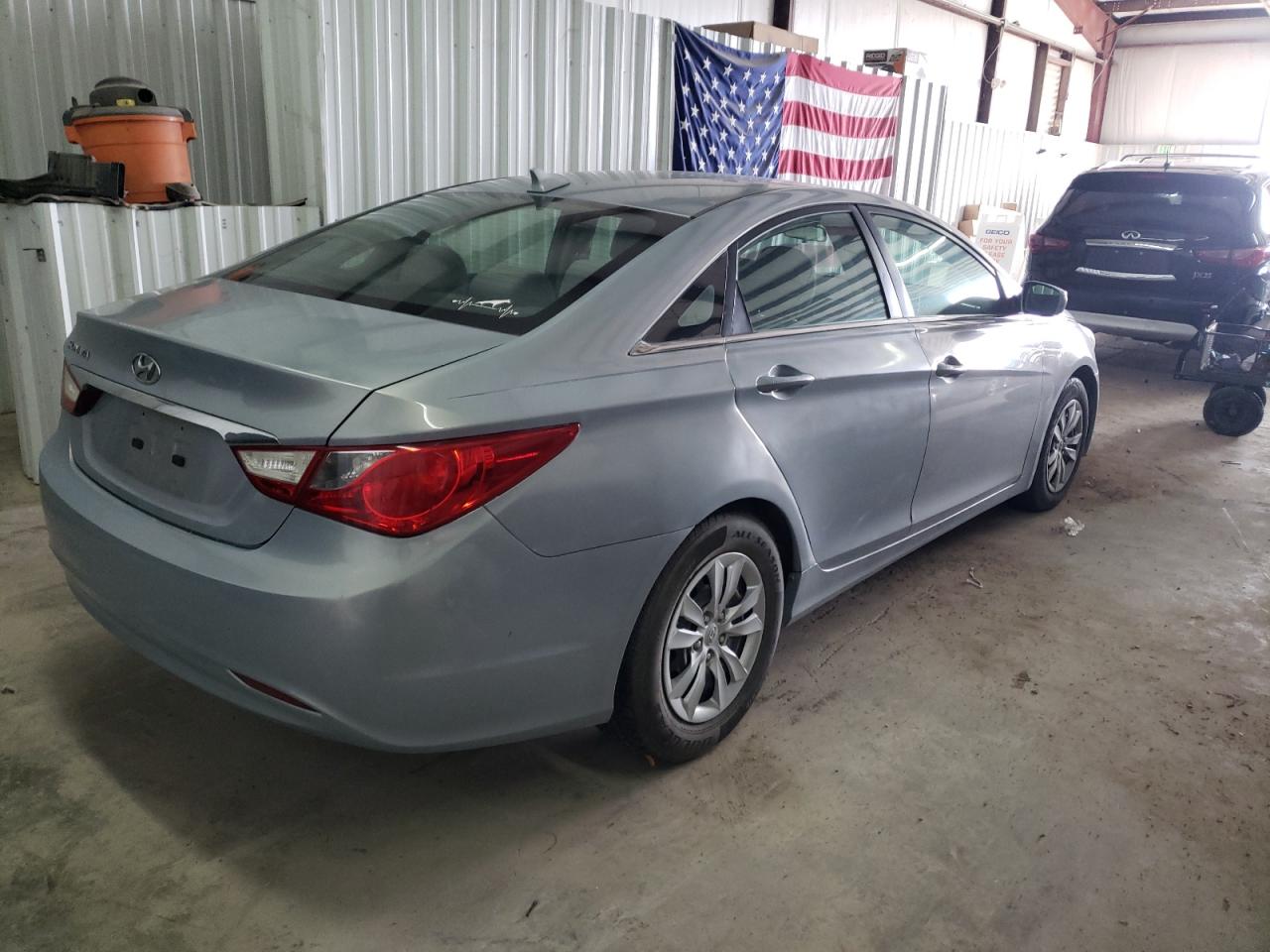 Photo 4 from auction – 2011 HYUNDAI SONATA GLS with VIN 5NPEB4AC1BH046491