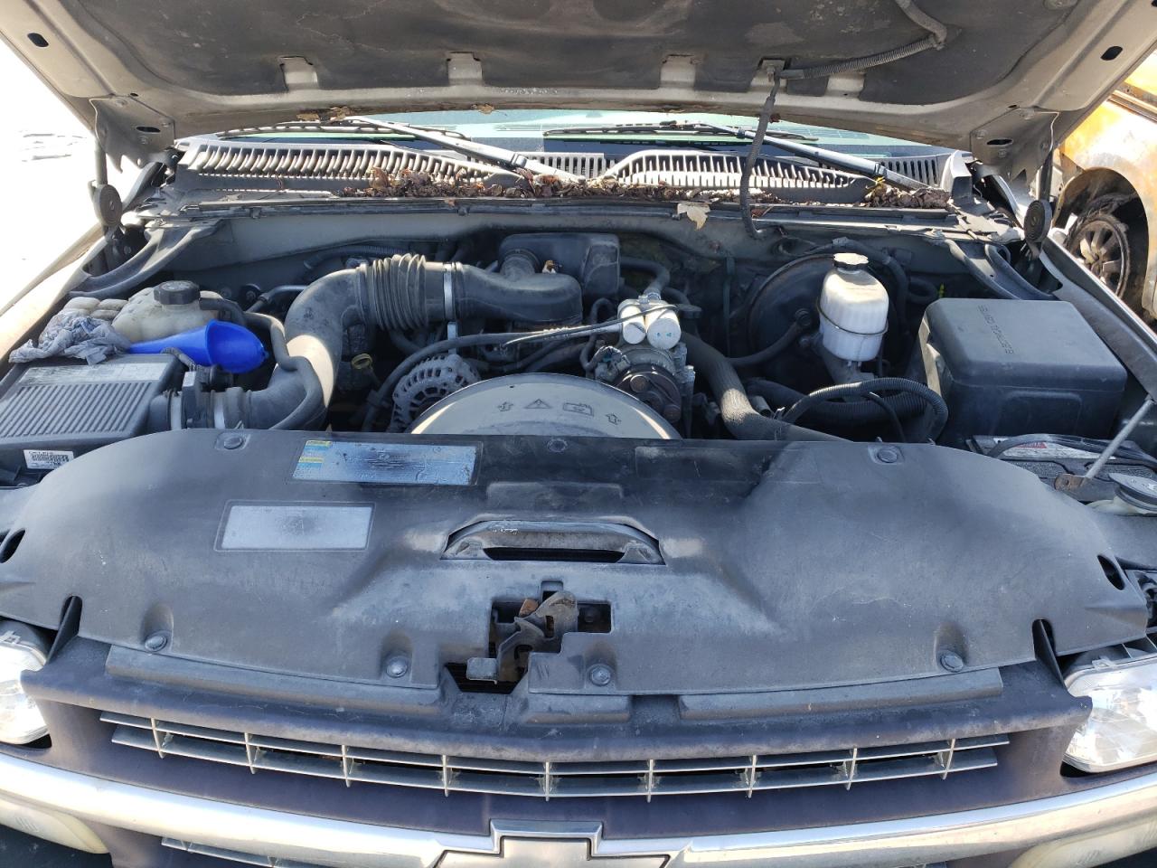 Photo 7 from auction – 2002 CHEVROLET SILVERADO with VIN 2GCEC19W121200645