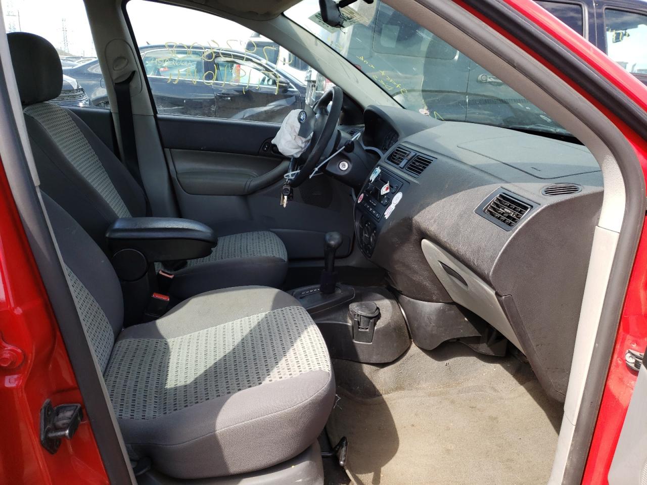 Photo 5 from auction – 2007 FORD FOCUS ZX4 with VIN 1FAFP34N37W122197