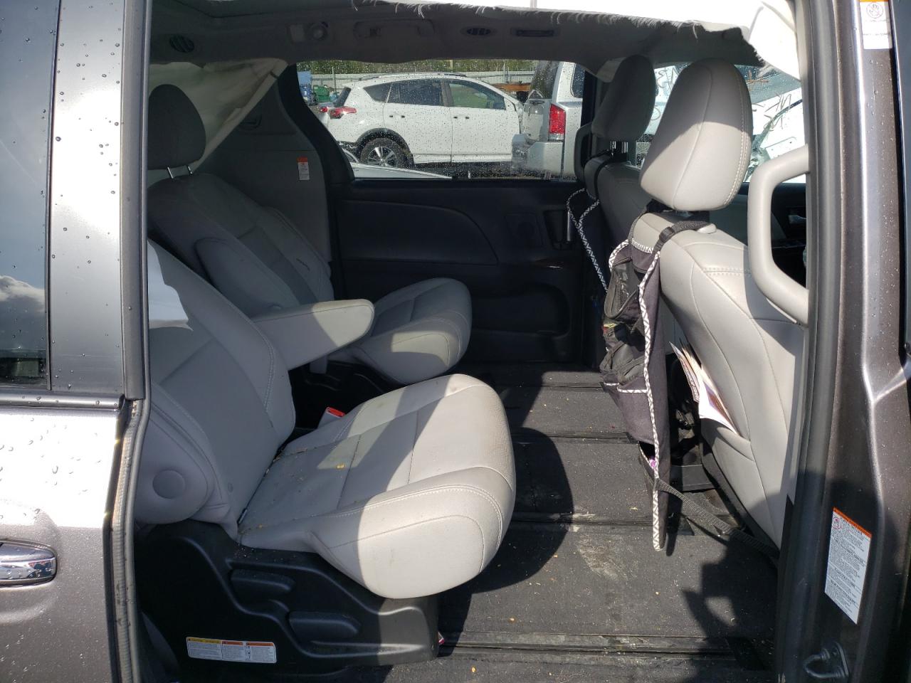 Photo 6 from auction – 2015 TOYOTA SIENNA XLE with VIN 5TDDK3DC0FS117259