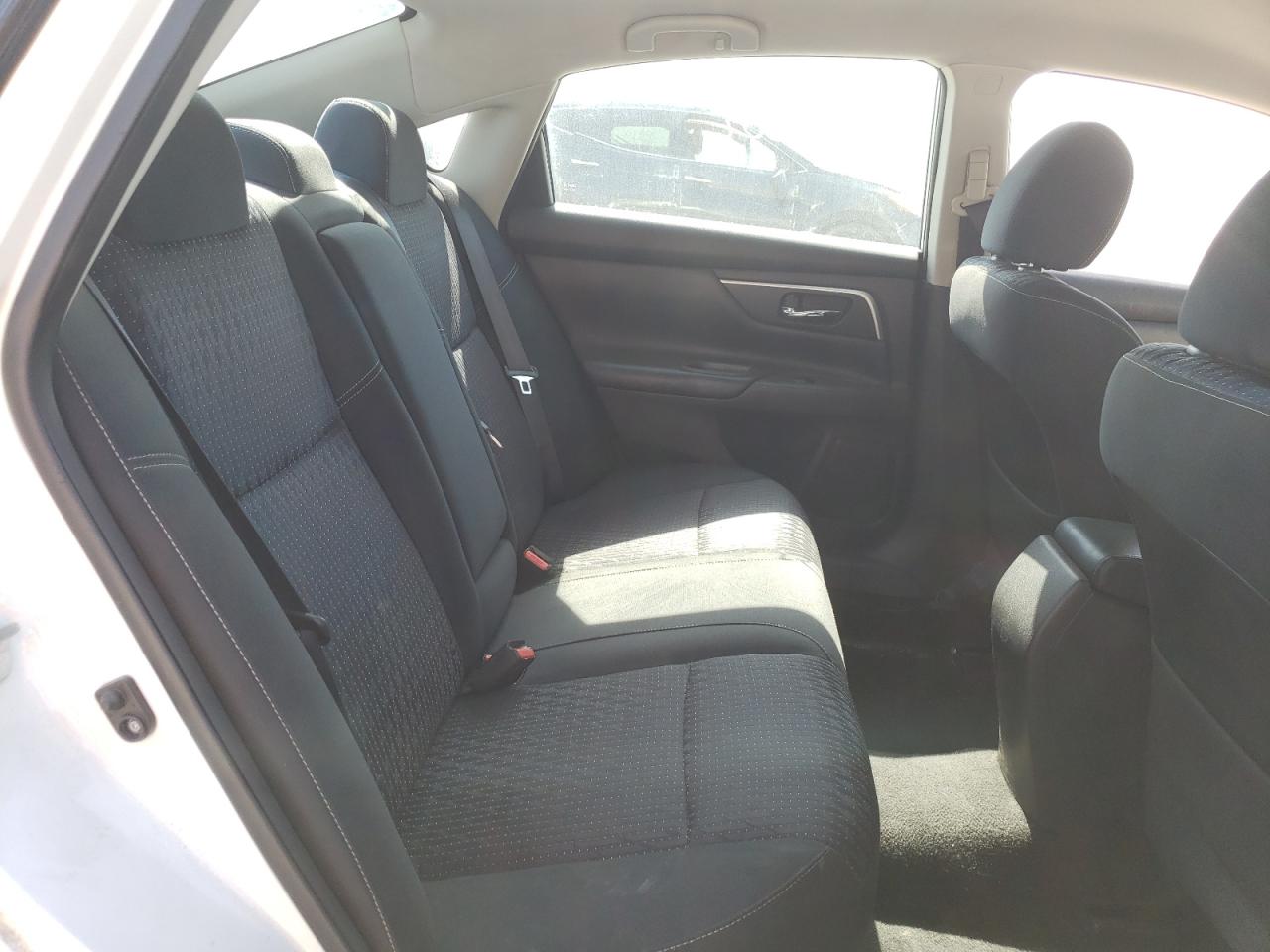 Photo 6 from auction – 2016 NISSAN ALTIMA 2.5 with VIN 1N4AL3AP8GC124136