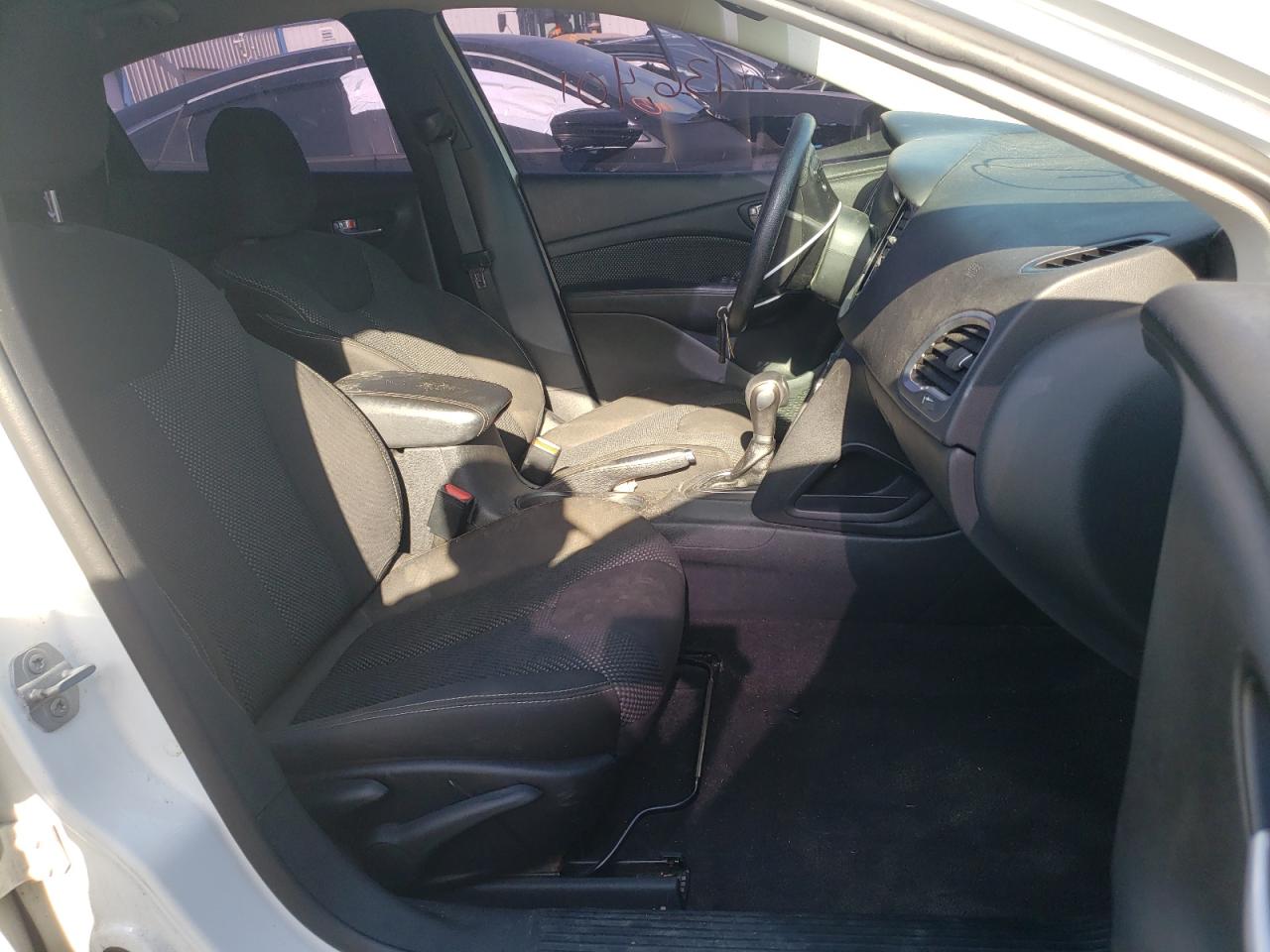 Photo 5 from auction – 2016 DODGE DART SXT with VIN 1C3CDFBBXGD544130