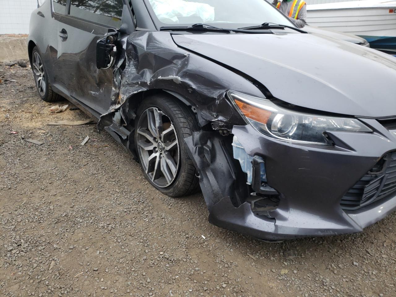 Photo 9 from auction – 2015 TOYOTA SCION TC with VIN JTKJF5C70FJ001220