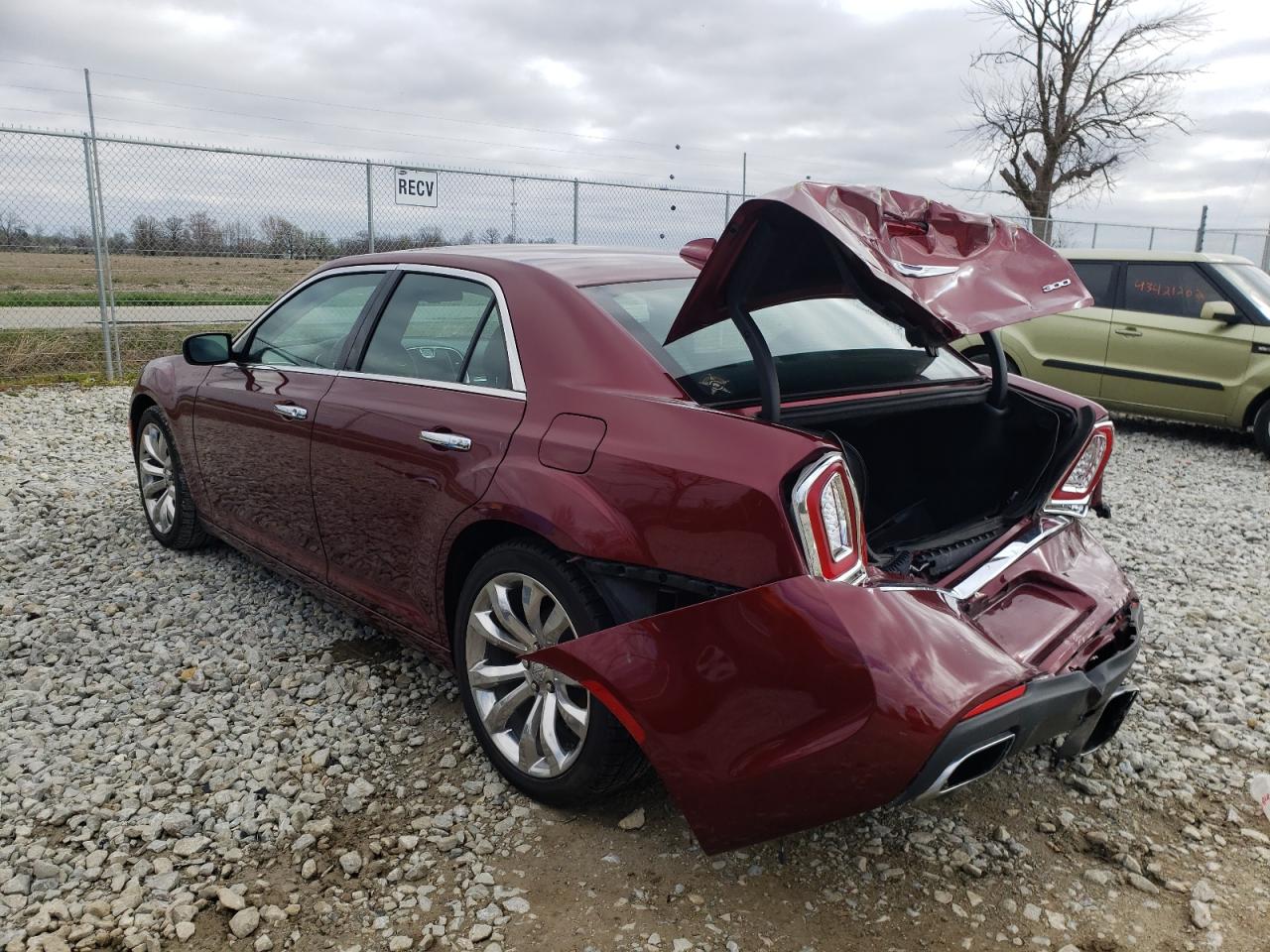 Photo 3 from auction – 2018 CHRYSLER 300 LIMITE with VIN 2C3CCAEG8JH194598
