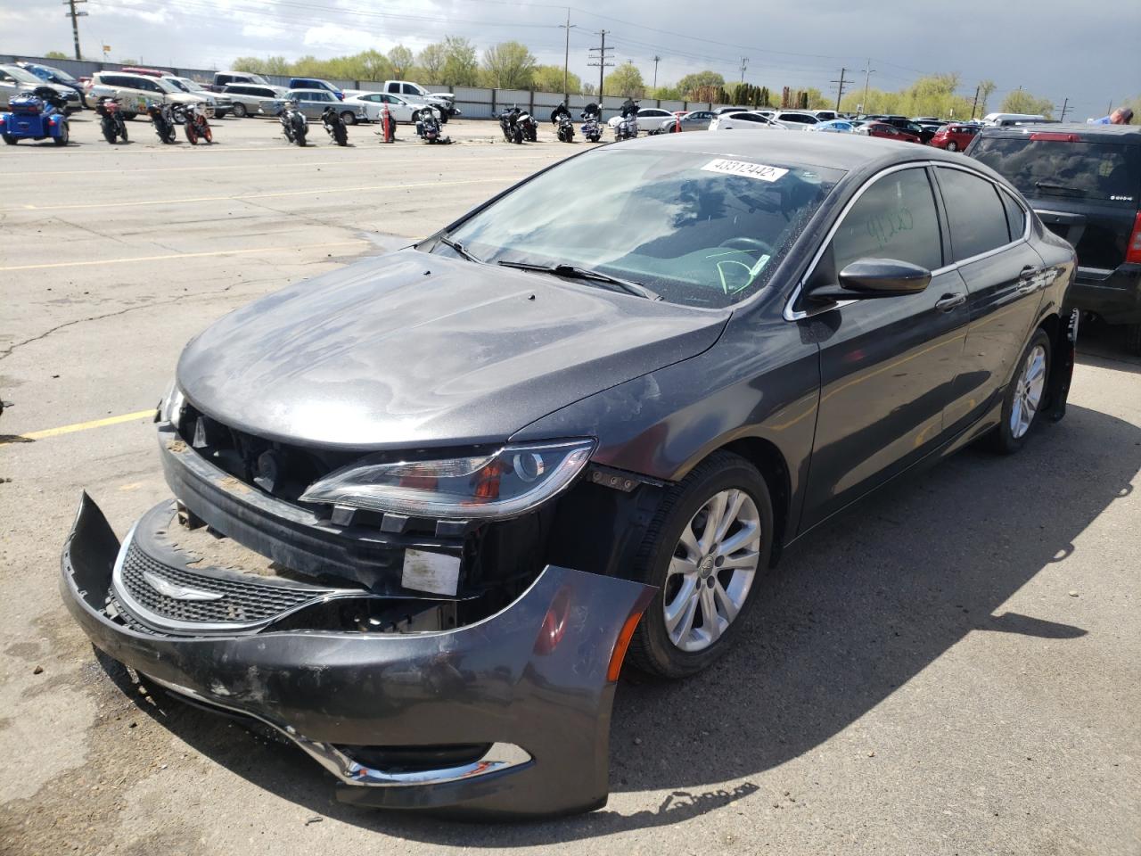Photo 2 from auction – 2015 CHRYSLER 200 LIMITE with VIN 1C3CCCAB7FN747522