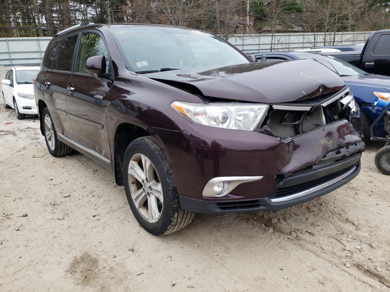 TOYOTA HIGHLANDER 2012 with VIN 5TDDK3EH8CS102384 - Photo from auction